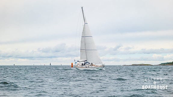 Swan 55/57 | Perkins 4M-135 - 120 hp 9 of 30