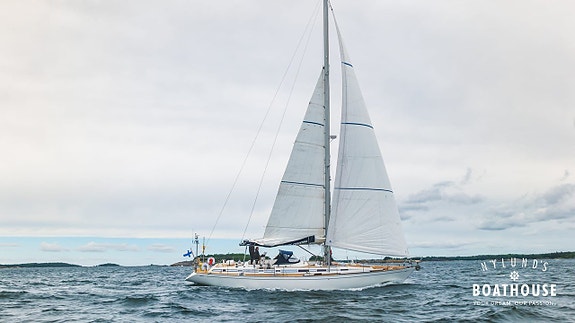 Swan 55/57 | Perkins 4M-135 - 120 hp 7 of 30