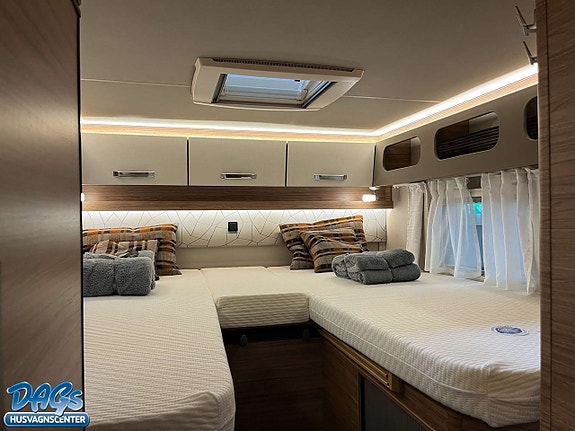 Weinsberg CaraCompact 640 MEG EDITION [PEPPER]  -Mercedes 13 of 21