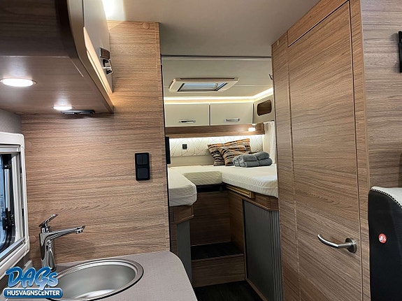 Weinsberg CaraCompact 640 MEG EDITION [PEPPER]  -Mercedes 15 of 21