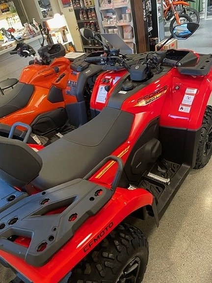 CFMOTO C-Force 520 L 2 of 5