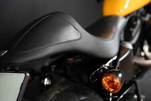 Harley-Davidson XL883N IRON Cafè Racer Roland Sands Design 13 of 18