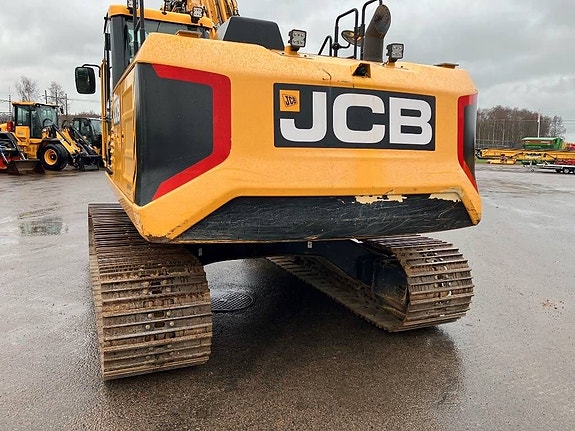 JCB 220X LC 2 of 5