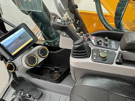 JCB 220X LC 6 of 13