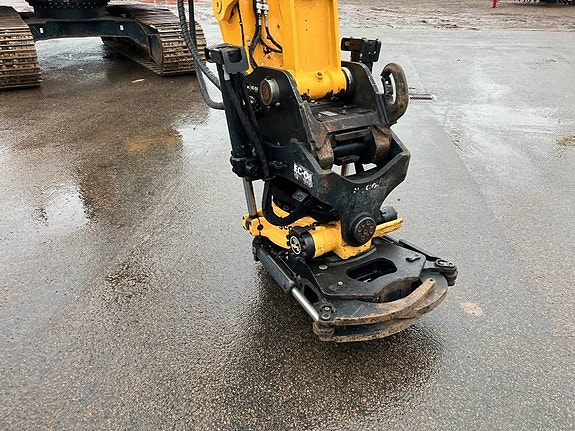 JCB 220X LC 7 of 13