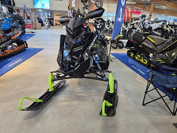 Polaris 9R Switchback Assault 146 Escape -26 2 of 5