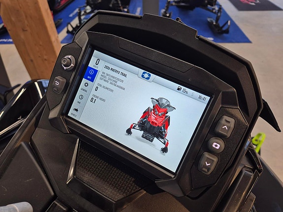 Polaris 9R Switchback Assault 146 Escape -26 4 of 5