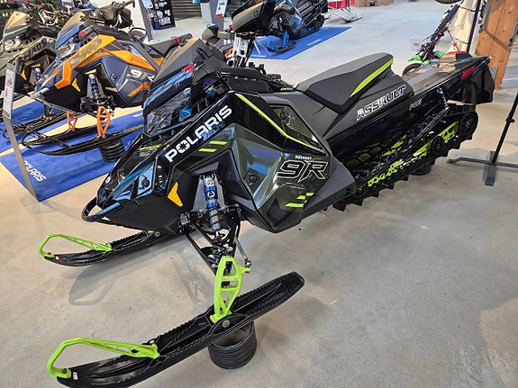 Polaris 9R SWB Assault 146 Escape -26