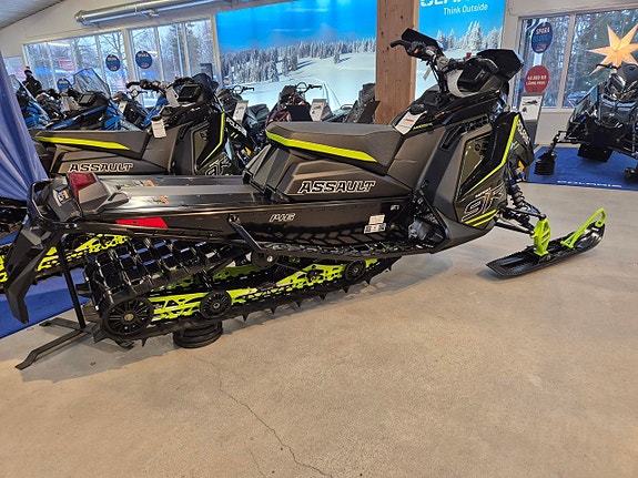 Polaris 9R Switchback Assault 146 Escape -26 3 of 5