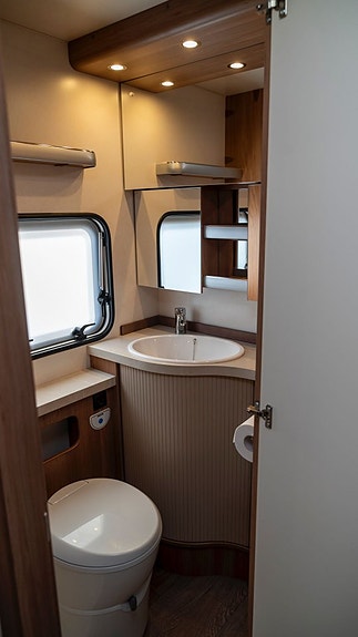 Hobby 545 kmf De Luxe, Alde, AC 26 of 30