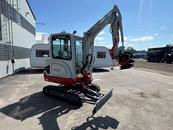 Takeuchi TB225 minigrävare 6 of 8
