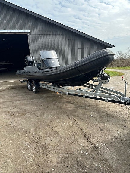 Tornado 7.8 m High Performance 2 of 6