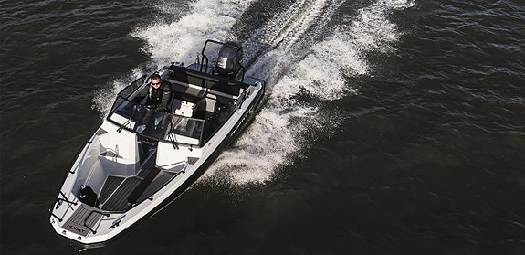 Husky R6 yamaha F150hk utställningsbåt ny 2022