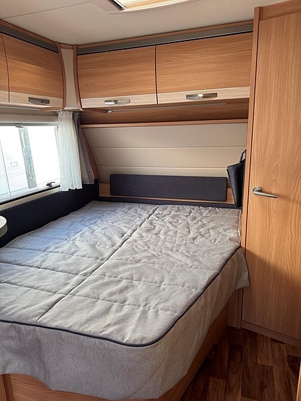 Knaus Sudwind 590 FUS Dubbelbädd 8 of 16