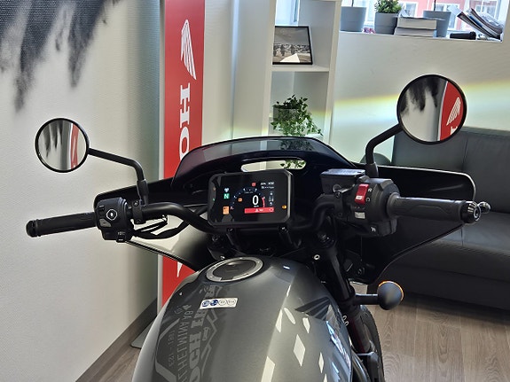 Honda CMX 1100 Rebel Tour 5 of 8