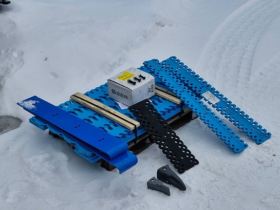 Plogstål, slitstål, vägstål, tänder, bultar, Olofsfors