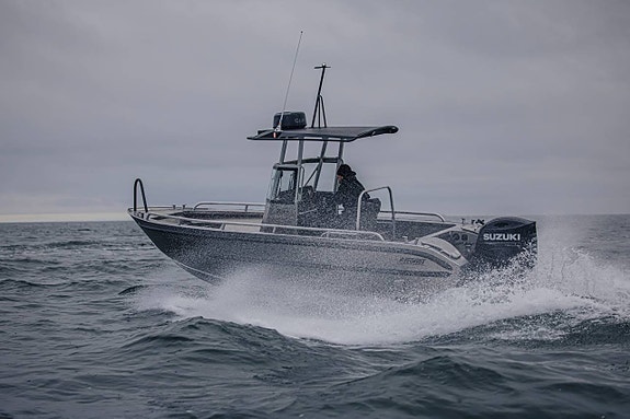 Arronet 20 5 SPT | Suzuki DF200APX 2 of 5