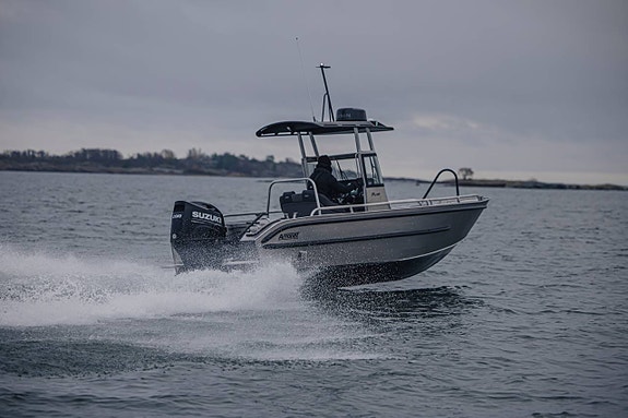 Arronet 20 5 SPT | Suzuki DF200APX 3 of 5