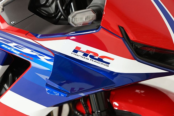 Honda CBR 600 RR 4 of 8