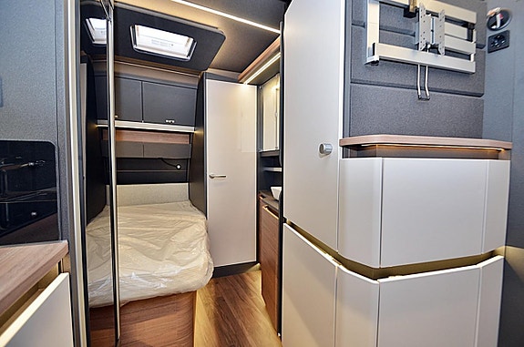 Knaus 500 FU AZUR, Dubbelbädd 11 of 27