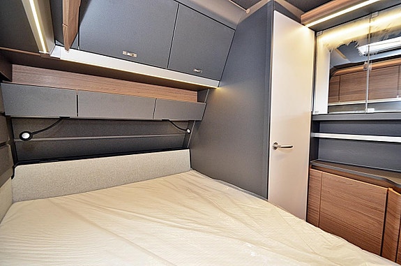 Knaus 500 FU AZUR, Dubbelbädd 15 of 27