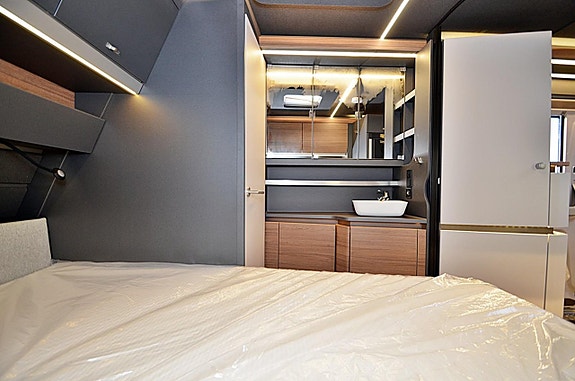 Knaus 500 FU AZUR, Dubbelbädd 16 of 27