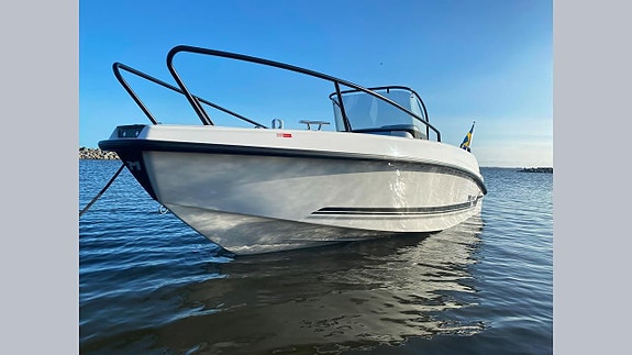 Micore 51 CC R-Design med Yamaha F70BET2L 2 of 5
