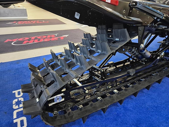 Polaris 9R RMK Khaos 146 -26 4 of 6