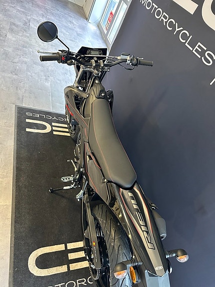 Rieju MRT SM Black Edition 8 of 8