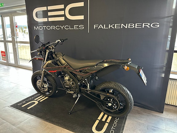Rieju MRT SM Black Edition 7 of 8