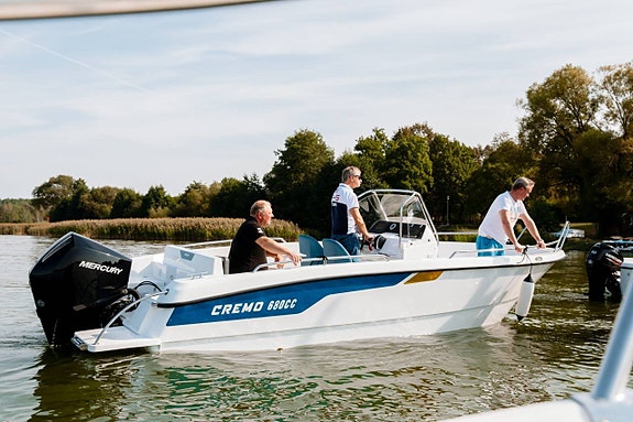 Cremo 680 CC Mercury F200EFI V6 2 of 7
