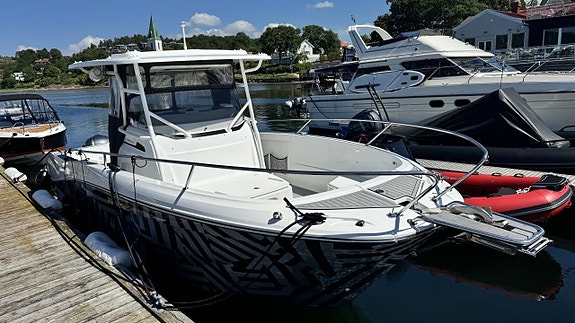 Jeanneau 9.0 CC med Yamaha 2 x F250 DETX -19 2 of 11