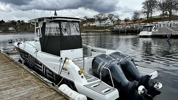 Jeanneau 9.0 CC med Yamaha 2 x F250 DETX -19 3 of 11