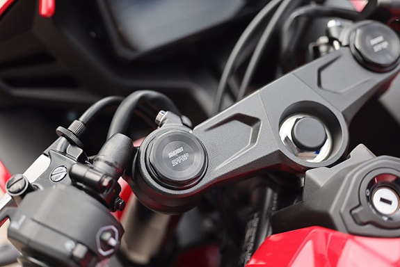 Honda CBR650R E-Clutch GP-Röd | RÄNTEFRITT 14 of 20