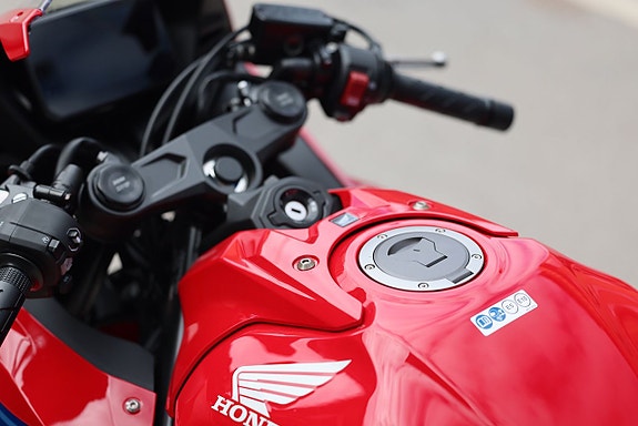 Honda CBR650R E-Clutch GP-Röd | RÄNTEFRITT 10 of 20