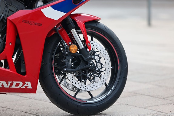 Honda CBR650R E-Clutch GP-Röd | RÄNTEFRITT 6 of 20