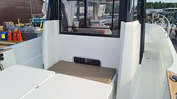 Jeanneau Merry Fisher 855 Marlin OFFSH-15, 2 x Yamaha F150 D 4 of 6