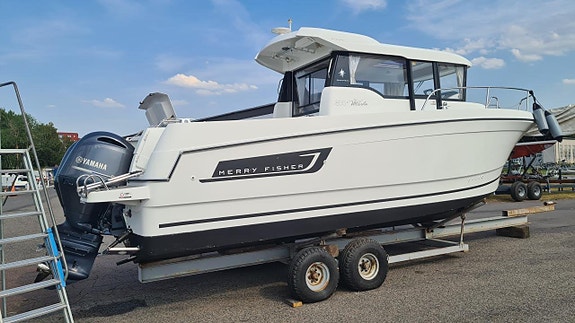 Jeanneau Merry Fisher 855 Marlin OFFSH-15, 2 x Yamaha F150 D 2 of 6