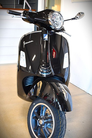 Vespa VESPA GTS 300 Super NERO