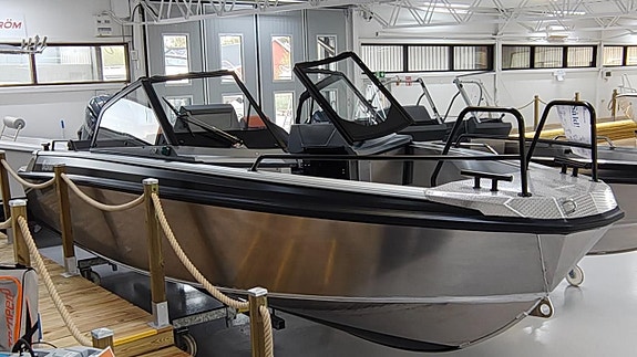 Buster XXL Comfort Ed. / Yamaha F150XC | 2025