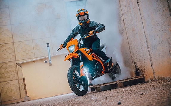 KTM 125 SMC R  -25 Helt ny maskin 3 of 4