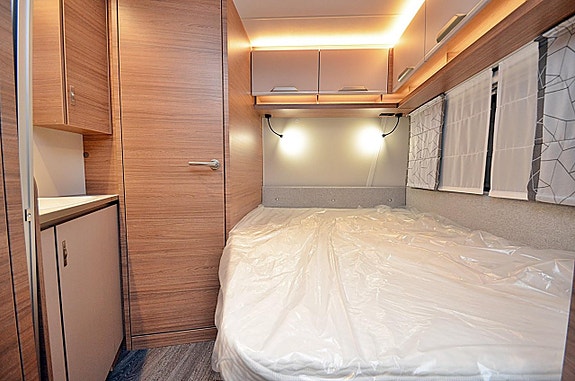 Knaus 500 UF Sport, Dubbelbädd 12 of 22