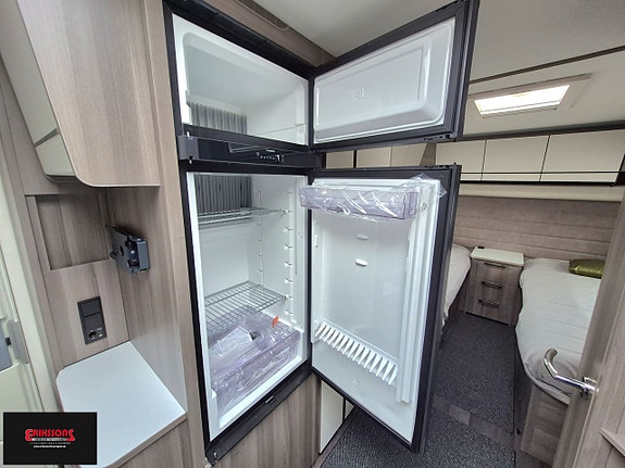 Kabe ESTATE 560 GLE KS" KAMPANJ MOVER +AC +SOLCELL VÄRDE 69000KR " 7 of 10