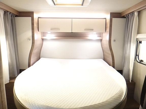 Knaus Live Wave 700 MX " Queensbed " taksäng " elpatron " 10 of 19