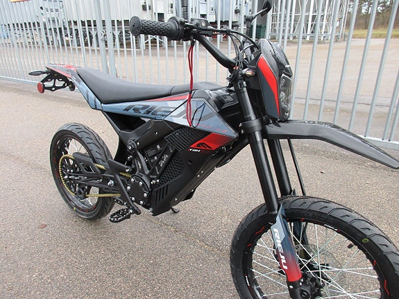 Rieju eTango Supermotard 45 Klass 1 2 of 5