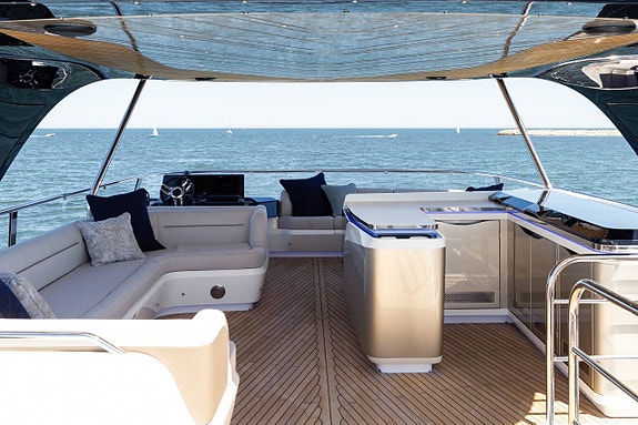 Galeon 620 Flybridge - Lyxyacht som sticker ut! 3 balkonger! 8 of 12