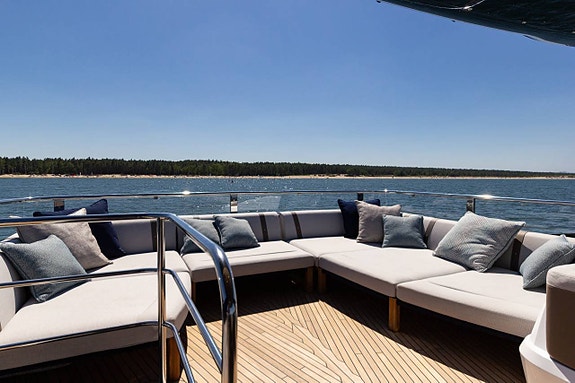 Galeon 620 Flybridge - Lyxyacht som sticker ut! 3 balkonger! 12 of 12