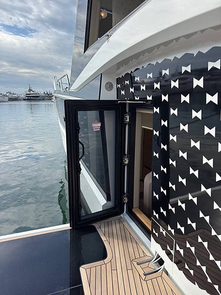 Galeon 620 Flybridge - Lyxyacht som sticker ut! 3 balkonger! 6 of 12