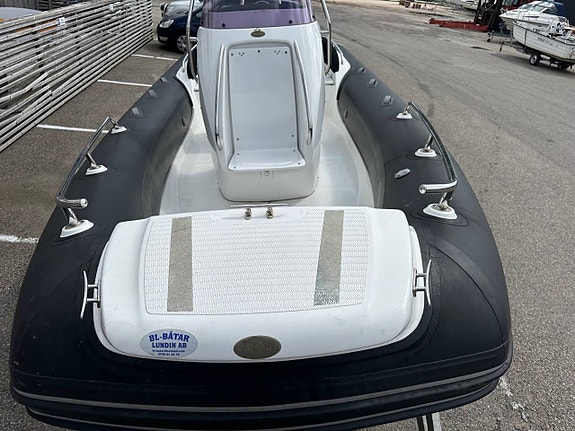 Grand 650 Golden Line, Evinrude 150 HO -15 3 of 7
