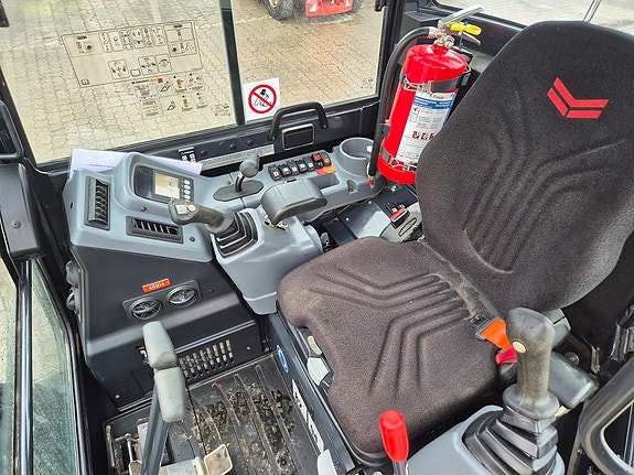 Begagnad Yanmar ViO33-6 / 3,5t minigrävare / rototilt 8 of 8